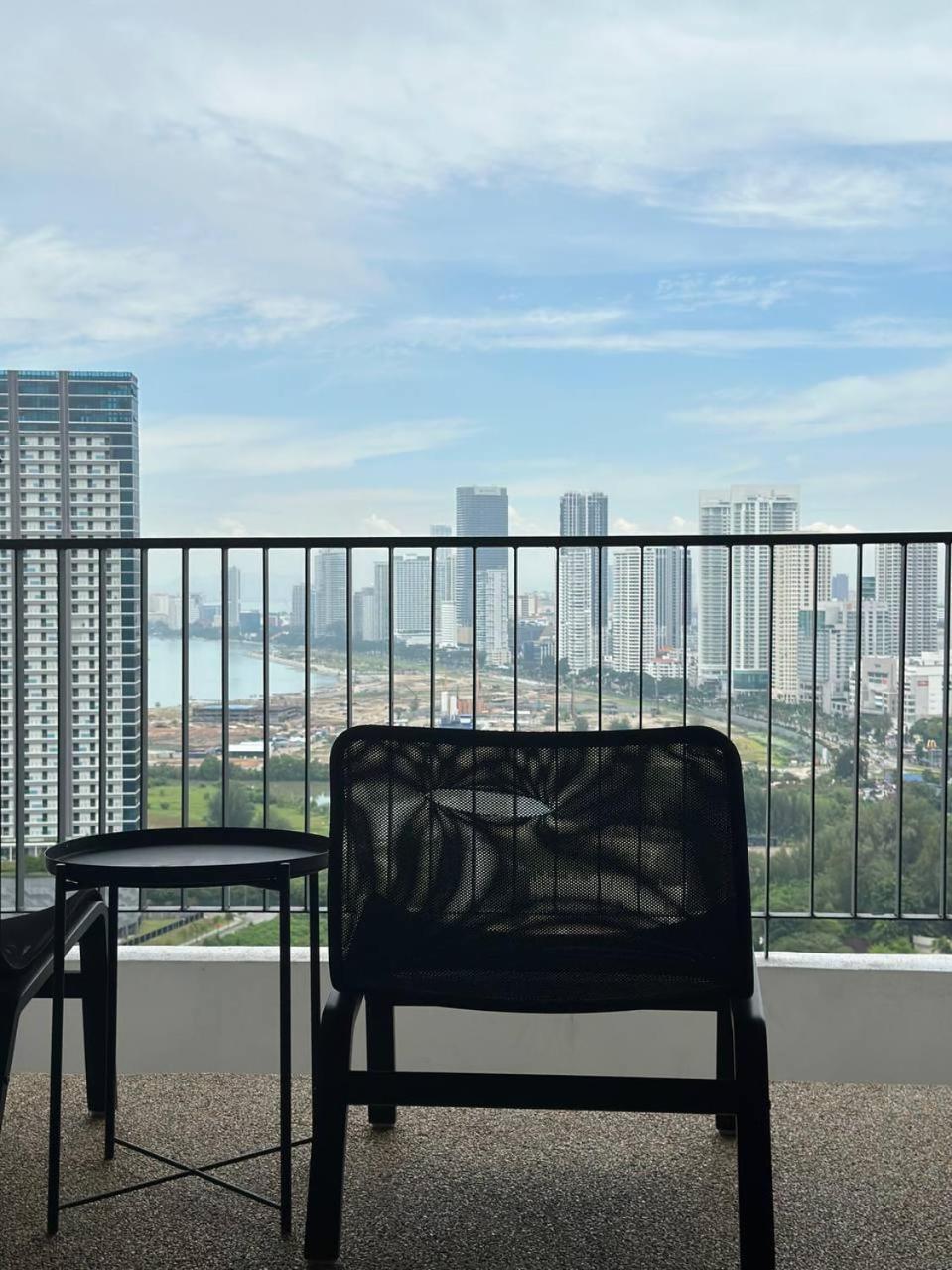The Landmark Comfort Relax Spacious Sea View By Iz Tanjung Tokong Ngoại thất bức ảnh